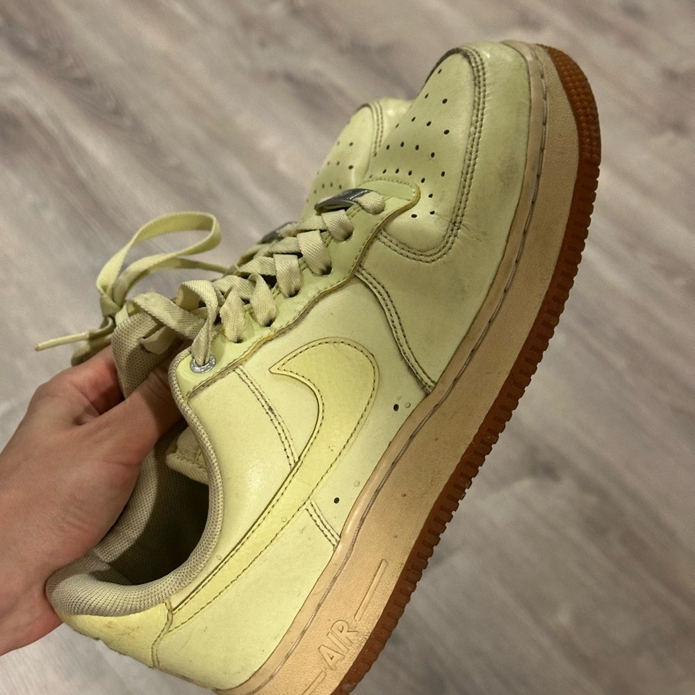 Nike Light Yellow Sneakers with Gum Sole